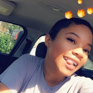 Meet your Posher, Sh'lea